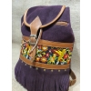 Plecak damski boho  ze skóry zamszowej  w kolorze czerwonego wina z kolorowym kwiatowym  haftem.