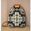 Etniczny haftowany ekwadorski plecak z jasnobrązowej  skóry.