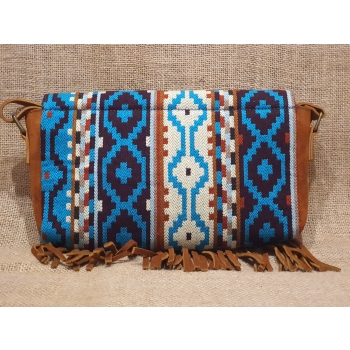 Torebka skórzana zamszowa brązowa w stylu boho  z etnicznym haftem .