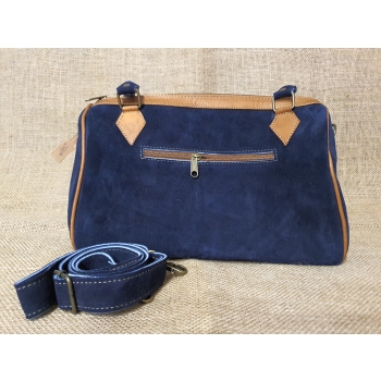 Torebka skórzana zamszowa  granatowa typu kuferek z kwiatowym haftem .