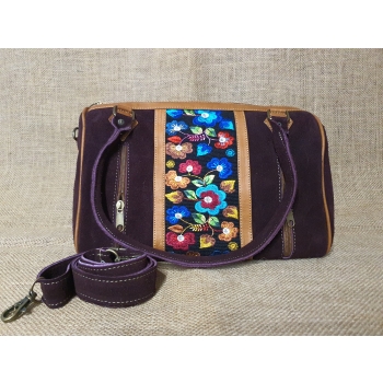 Torebka skórzana zamszowa bordowa typu kuferek z kwiatowym haftem .