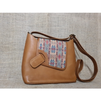 Średnia torebka ze skóry i korka .