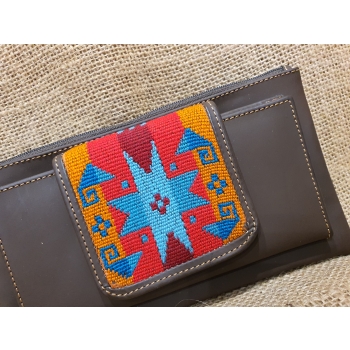 Portfel  skórzany brązowy z etnicznym haftem bichunga