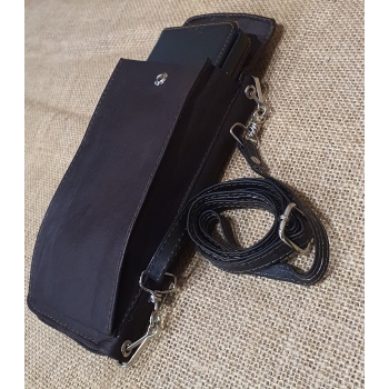 Portfel  wielofunkcyjny skórzany ciemnobrązowy z kwiatowym  kolorowym haftem .