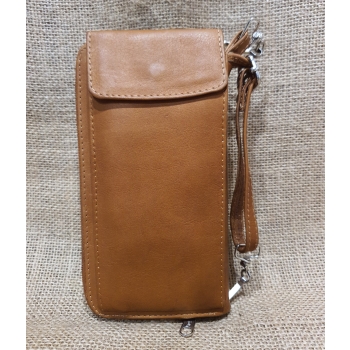 Portfel  wielofunkcyjny skórzany jasnobrązowy z kwiataowym  kolorowym haftem .