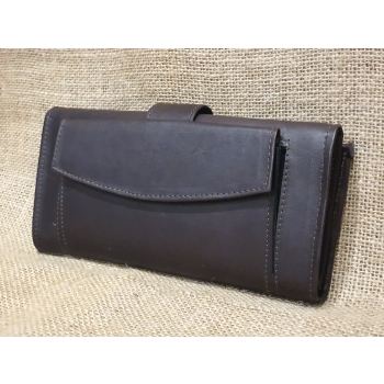 Portfel duży skórzany jasnobrązowy z kwiatowym kolorowym haftem .