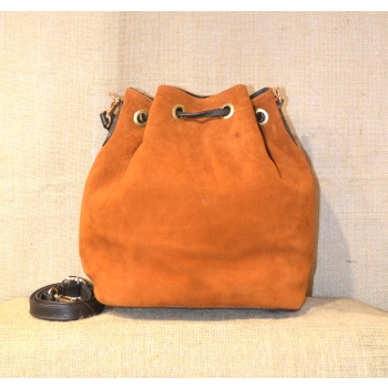 Torebka skórzana zamszowa brązowa z etnicznymi haftami.