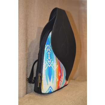 Etniczny haftowany  czarny ekwadorski plecak ze skóry.