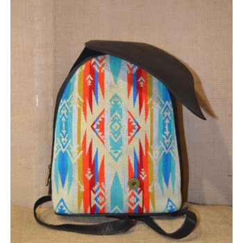 Etniczny haftowany  czarny ekwadorski plecak ze skóry.