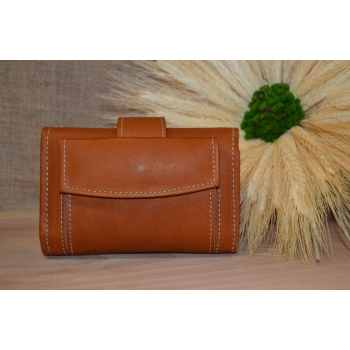 Portfel mały skórzany brąowy z kwiatowym kolorowym haftem .