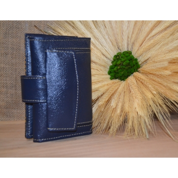 Portfel mały skórzany granatowy z kwiatowym kolorowym haftem .