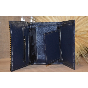 Portfel mały skórzany granatowy z kwiatowym kolorowym haftem .