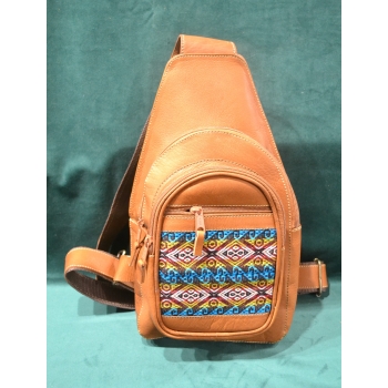 Torba skórzana męska jasnobrązowa  z etnicznym wełnianym haftem .