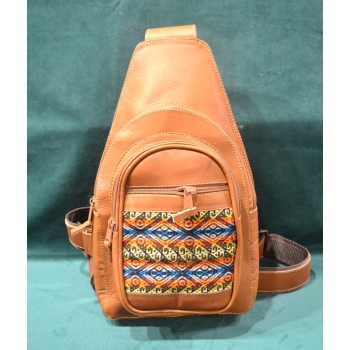Torba skórzana męska jasnobrązowa  z etnicznym wełnianym haftem .