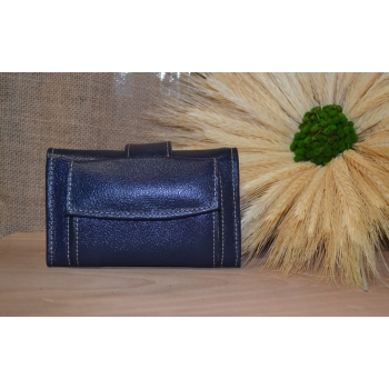 Portfel mały skórzany ciemnoniebieski z kwiatowym kolorowym haftem .