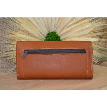 Portfel duży skórzany jasno brązowy z etnicznym kolorowym haftem .