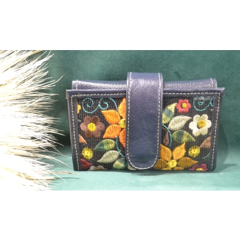 Portfel mały skórzany granatowy z kwiatowym kolorowym haftem