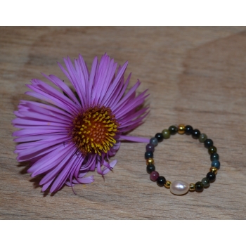 Pierścionek z kolorowym turmalinem i perłą