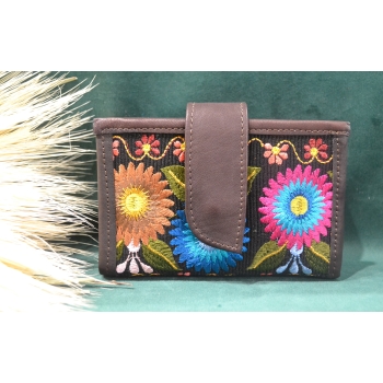 Portfel mały skórzany ciemnobrązowy z kwiatowym kolorowym haftem .