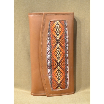 Portfel duży skórzany jasnobrązowy z etnicznym brązowym haftem .