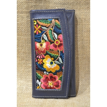 Portfel duży skórzany granatowy z kwiatowym kolorowym haftem .