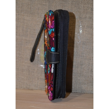 Portfel duży skórzany dwukomorowy ciemno brązowy z kwiatowym kolorowym haftem .