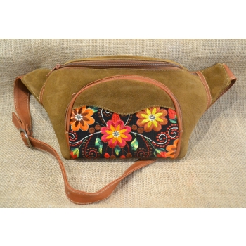 Torebka na biodro z brązowej zamszowej skóry i kwiatowym haftem .