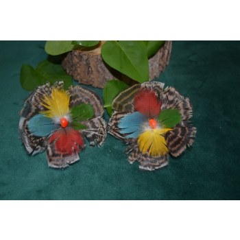 KOLCZYKI  Z PIÓR W KSZTAŁCIE KWIATÓW