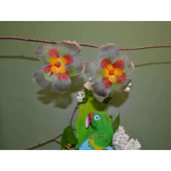 KOLCZYKI  Z PIÓR W KSZTAŁCIE KWIATÓW