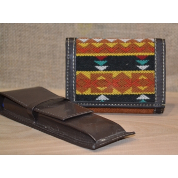 Portfel skórzany ciemnobrązowy męski  z andyjskim etnicznym haftem.