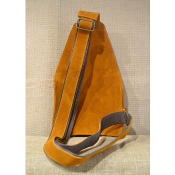 Torebka skórzana jasnobrązowa typu gruszka  haftowana etnicznym kwiatowym  wzorem.