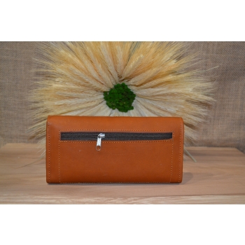 Portfel duży skórzany brązowy z kwiatowym kolorowym haftem .