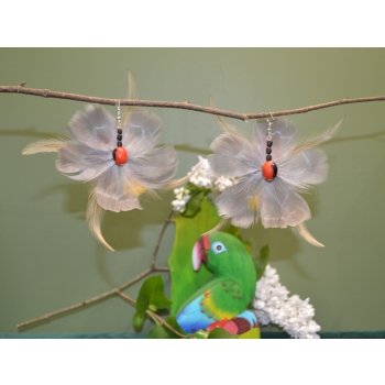 KOLCZYKI  Z PIÓR W KSZTAŁCIE KWIATÓW