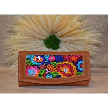 Portfel duży skórzany brązowy z kwiatowym kolorowym haftem .