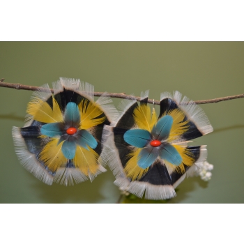 KOLCZYKI  Z PIÓR W KSZTAŁCIE KWIATÓW