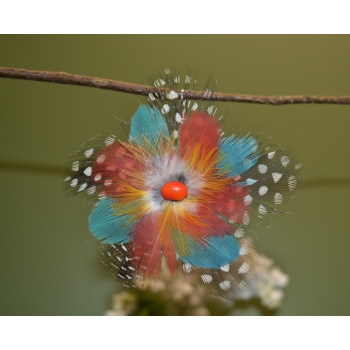 KOLCZYKI  Z PIÓR W KSZTAŁCIE KWIATÓW