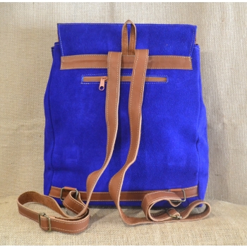 Plecak typu kostka  ze skóry zamszowej niebieski z kwiatowym kolorowym haftem