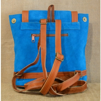 Mały plecak ze skóry zamszowej niebieski z kwiatowym haftem