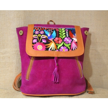 Mały plecak ze skóry zamszowej kolor fuksja z kwiatowym haftem