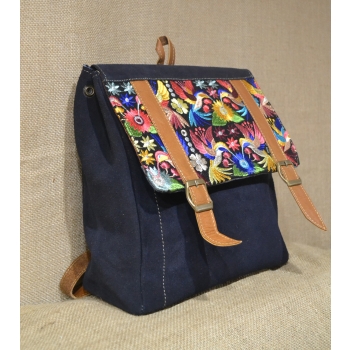 Mały plecak ze skóry zamszowej kolor granatowego z kwiatowym haftem