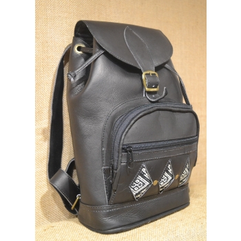Plecak etniczny ze skóry czarny .