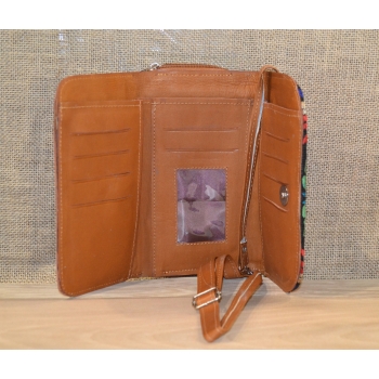 Portfel torebka skórzana brązowa z kwiatowym kolorowym haftem .