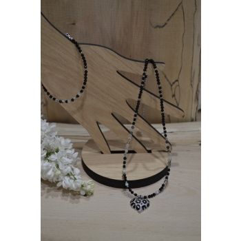 Bransoletka z turmalinem i kamieniem księżycowym .