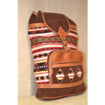 Plecak damski etniczny brązowy ze skóry  zamszowej z wełnianym materiałem.