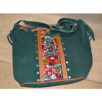 Torebka worek etno ze skóry ciemnozielona z kwiatowym haftem