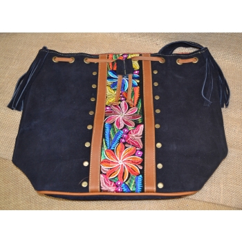 Torebka worek etno ze skóry granatowa z kwiatowym haftem .